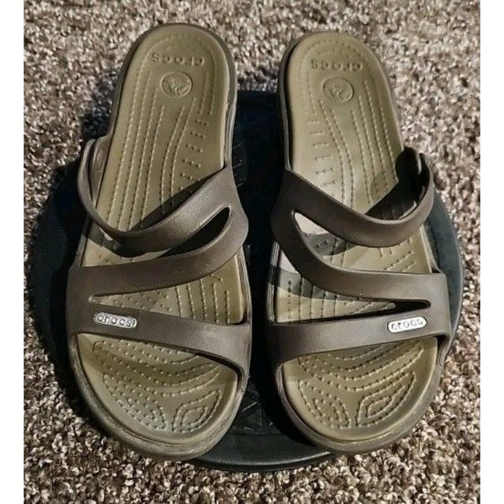 Crocs Patricia Low Wedge Strappy Comfort Sandals Brown Womens Size 8 Slides